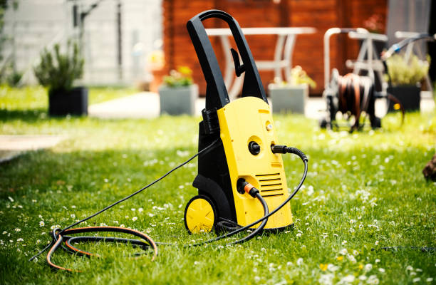Best Pool Deck Cleaning  in Avon Park, FL
